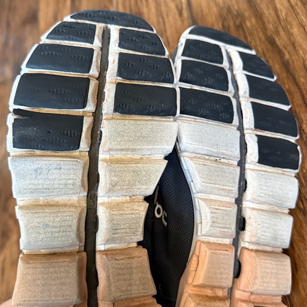 On Cloud Cloudflow Rock Rose Running Women's Black and Gray Shoes; size 9.5 - Picture 10 of 12